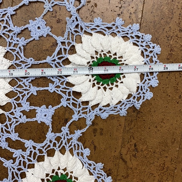Handmade crochet large doilies - Picture 6 of 13